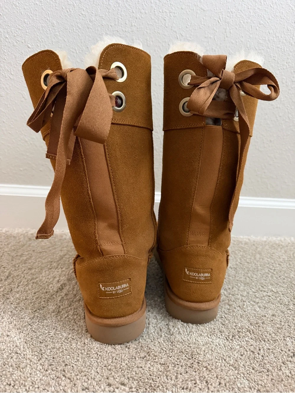 Koolaburra by Ugg fur lined bow back boots uggs size 9